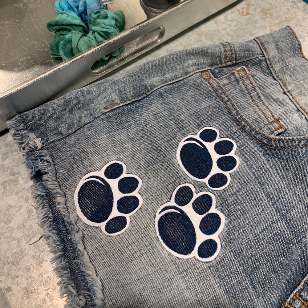 HAND-PAINTED Penn State University denim shorts🐾
